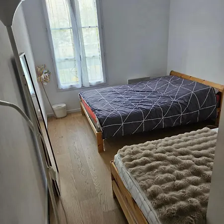 3 Bedrooms-1km From And Vallee Village